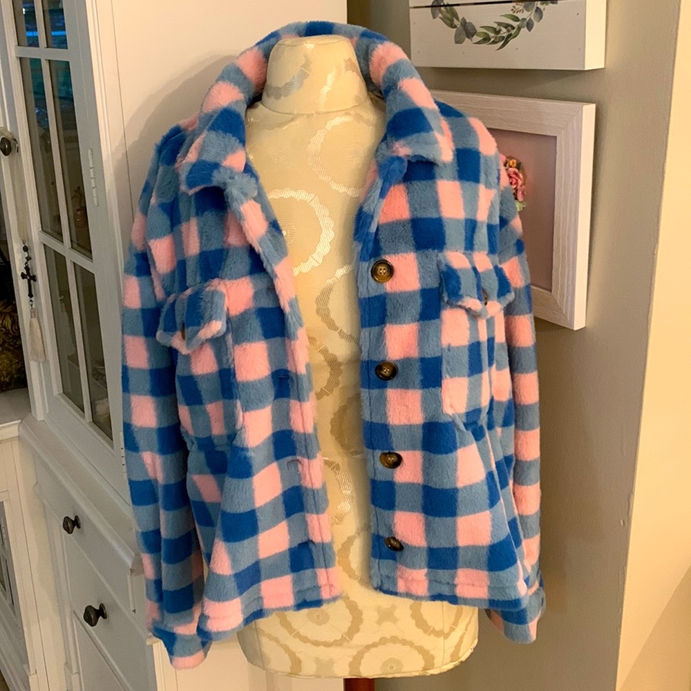 Davi & Dani Faux Fur Pink Blue Gingham Cropped Fluffy Fuzzy Button Up Jacket M